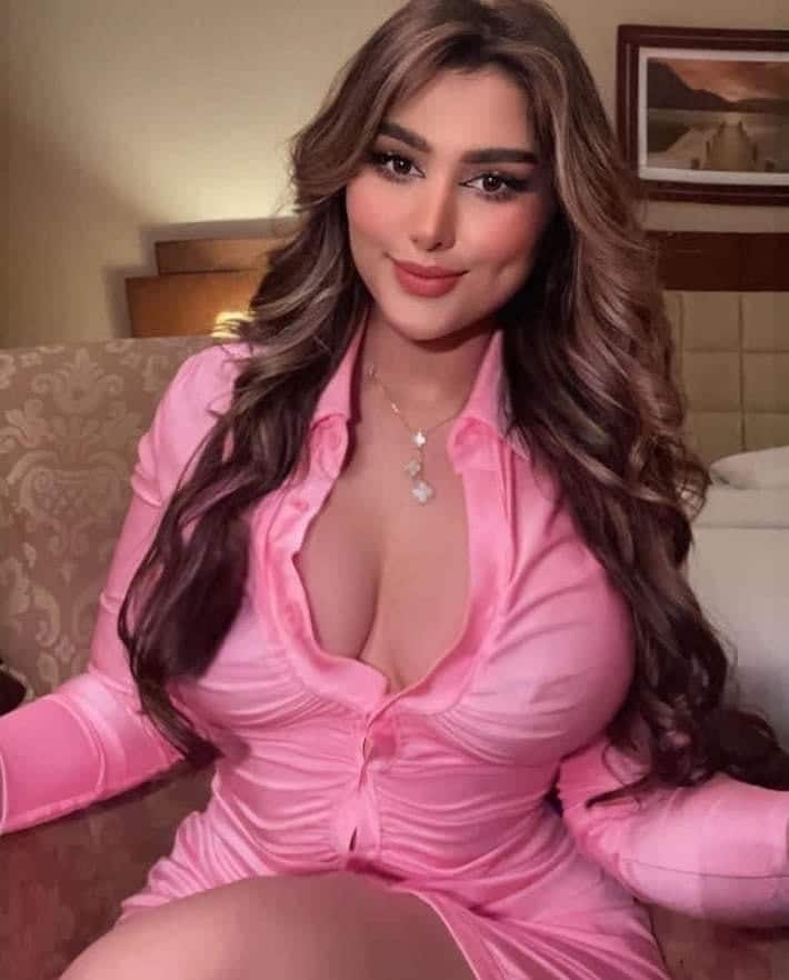 الفنانة شيراز