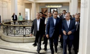 رئيس الوزراء اثناء زيارة محكمه أحمد عرابى بالاسكندرية