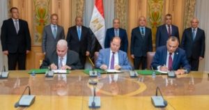 توقيع عقد اتفاق مشترك بين الوزارتين والهيئة العامة لنقل الركاب بالإسكندرية